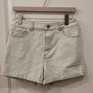 Signature 8 Light denim shorts